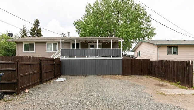 Building Photo - 504 N 19th Ave