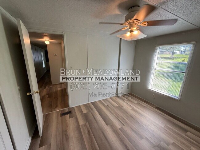 Building Photo - 104 Eakins Dr
