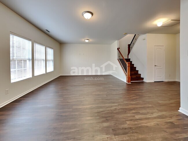 Building Photo - 308 Ranlo Ave