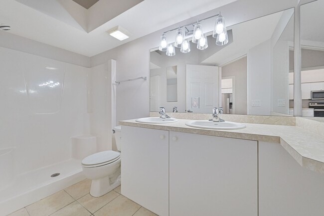 Building Photo - ** 2Bed / 2Bath - Beautiful Condo in Bonit...