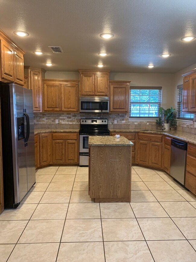 Building Photo - 4301 Sandstone Dr