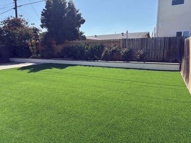 Building Photo - OPEN HOUSE: 11/1 2-3PM ~ Fully Renovated 4...