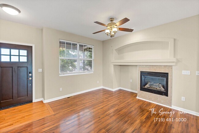 Building Photo - CHARMING, RECENTLY REMODELED 3BD HOME w/ E...