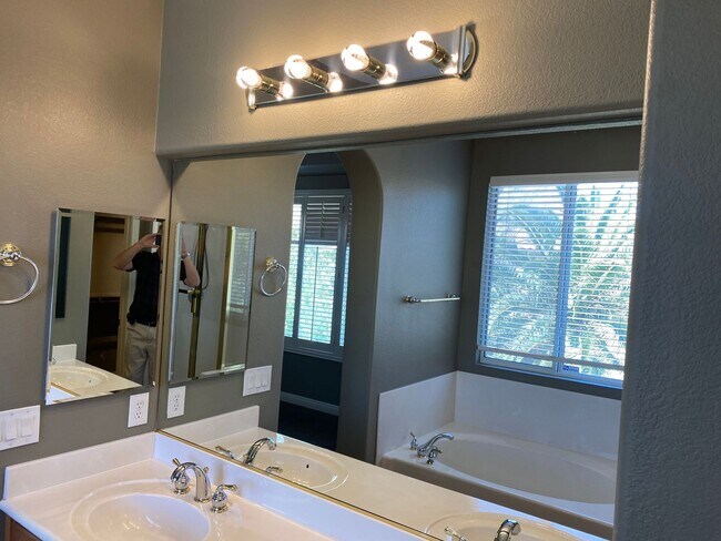 Building Photo - Pool!!! Spa!!! Summerlin!!! Gated!!! Park!! Mature lush landscape in back yard!! Synthetic Grass!...
