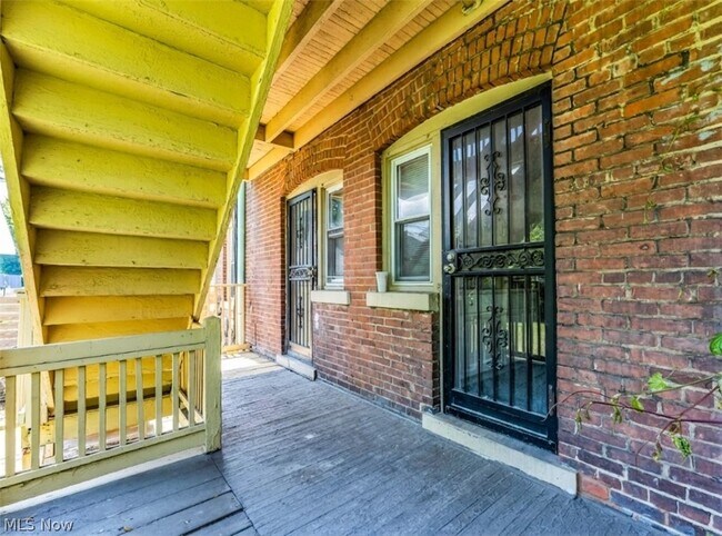 Building Photo - 1321 W 85th St