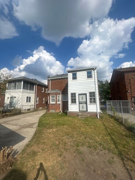 Building Photo - 18293 Littlefield St