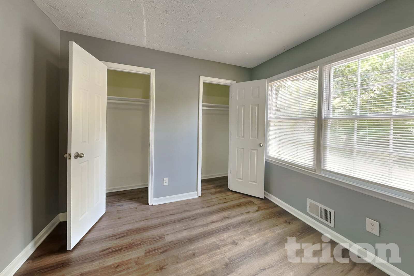 Building Photo - 847 Raintree Way SE