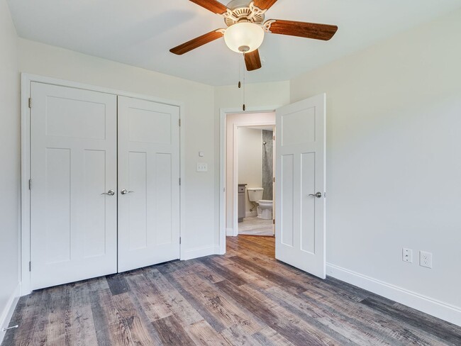 Building Photo - 3 2.5 BR Townhome