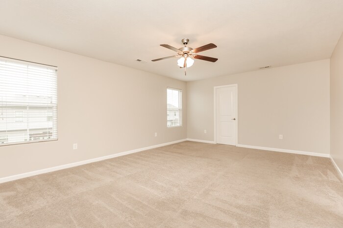 Building Photo - 1724 Sunray Dr
