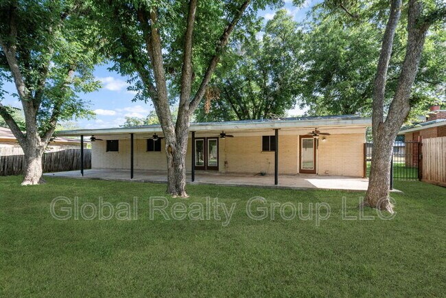 Building Photo - 138 Bobolink Dr