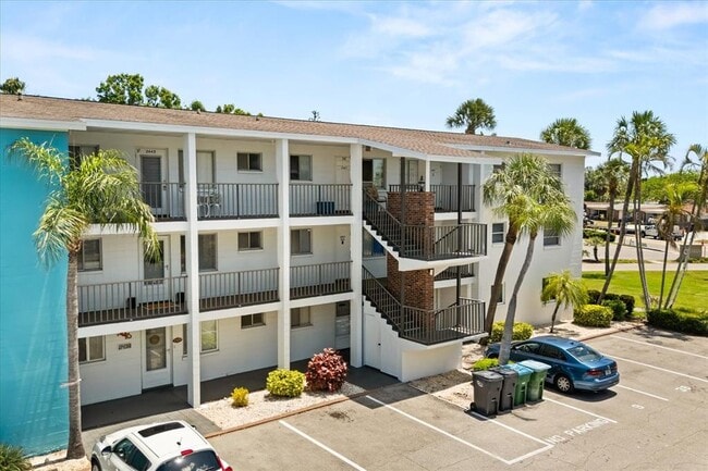 Building Photo - 2425 Flamingo Blvd