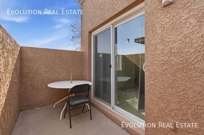 Building Photo - 20251 N 3rd Dr