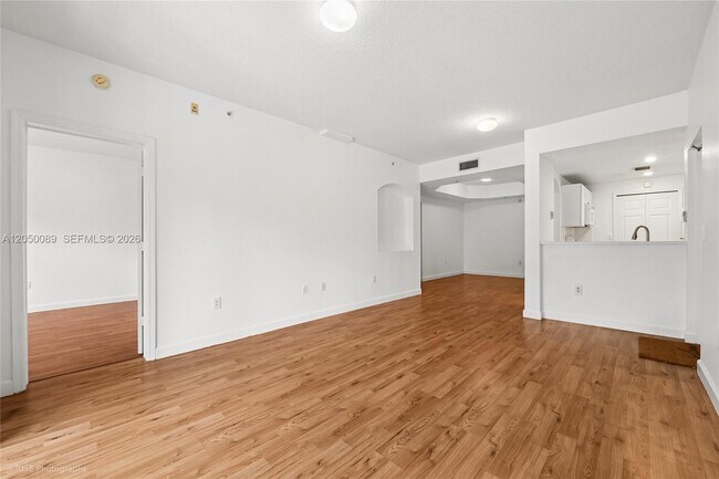 Building Photo - 6700 NW 114th Ave