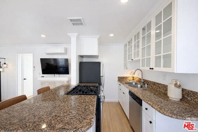 Building Photo - 1212 10th St