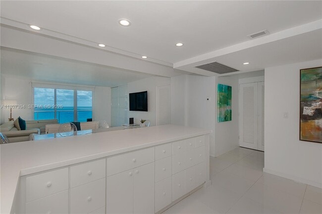 Building Photo - 2301 Collins Ave