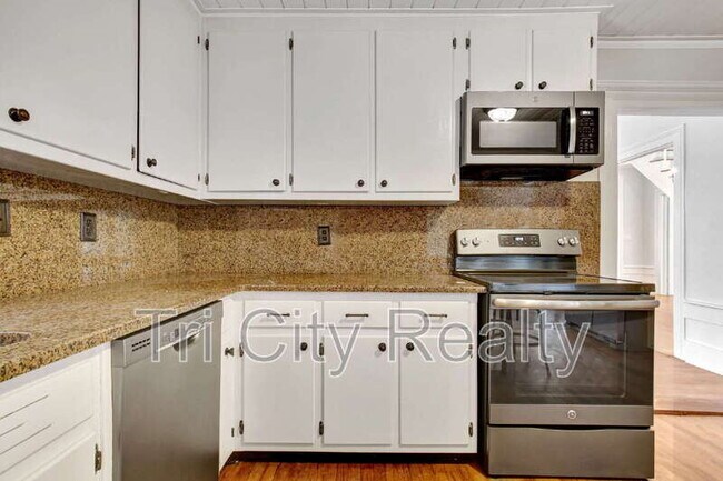 Building Photo - 115 Church Aly