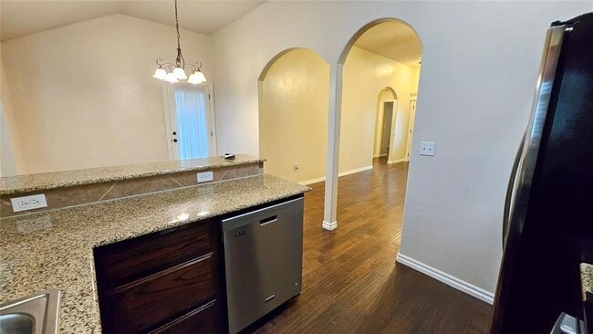 Building Photo - 811 Dogwood Ct