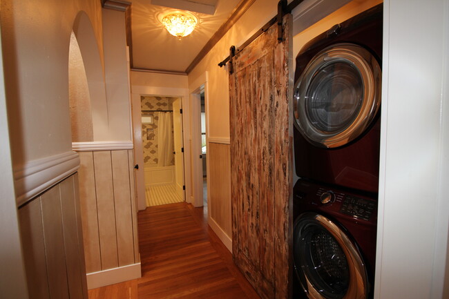 washer & dryer - 2600 E St