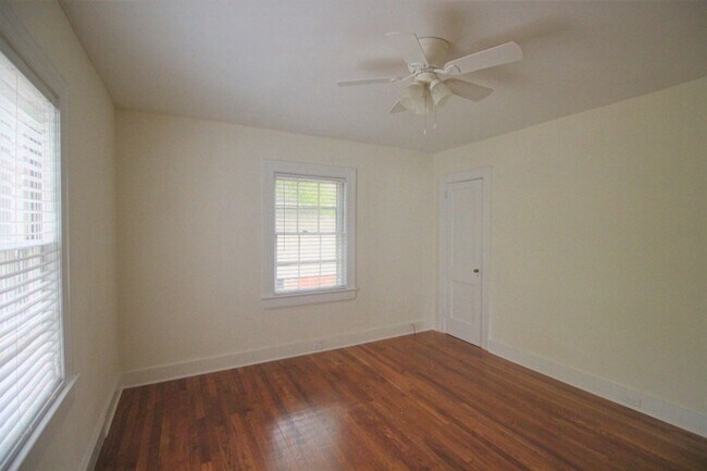 Building Photo - Charming 2 Bedroom Duplex in Lakewood!