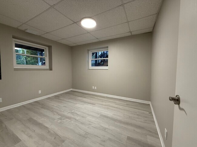 Building Photo - 337 Woodland Dr