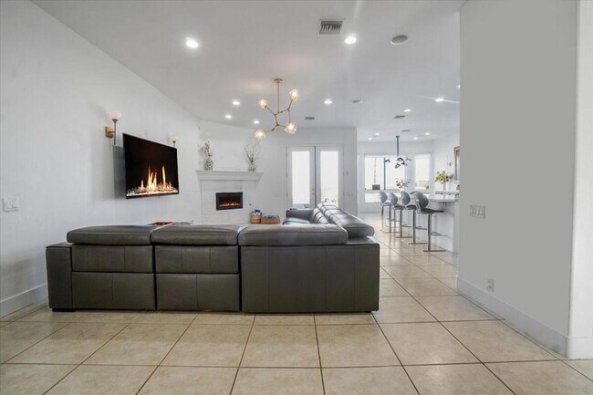 Building Photo - 34620 Via Josefina Dr