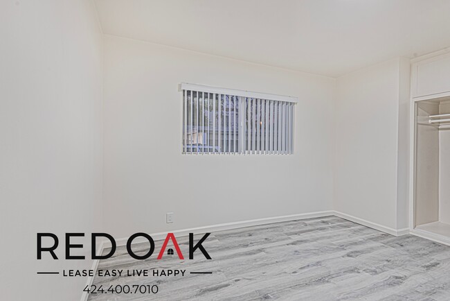 Building Photo - 440 1/2 S Wilton Pl-4