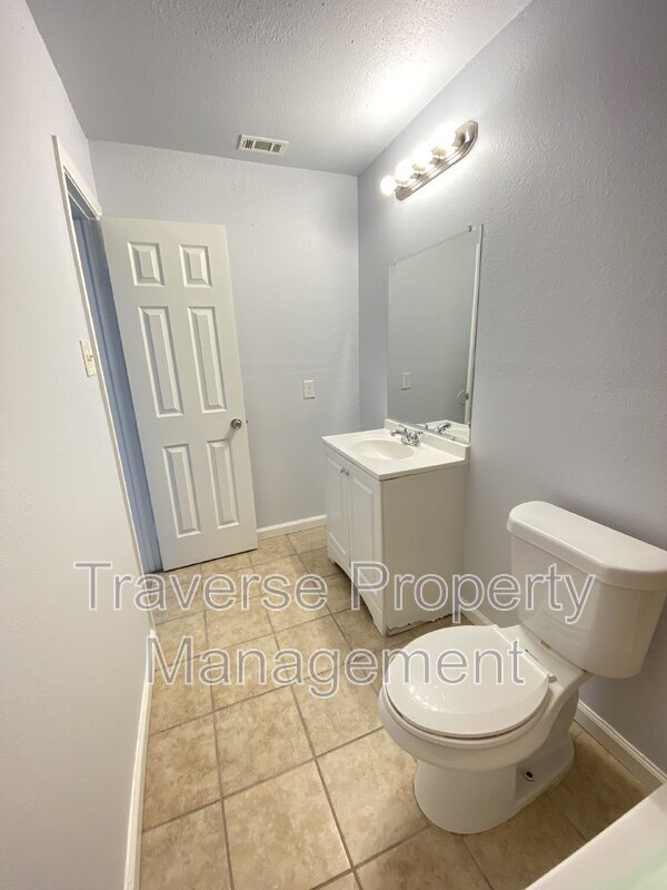 Building Photo - 903 Freshwood Ct