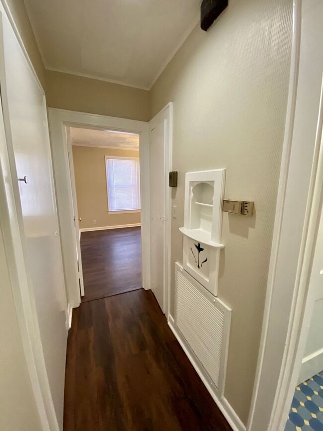 Building Photo - South Highlands Bungalow for Lease | 71104...