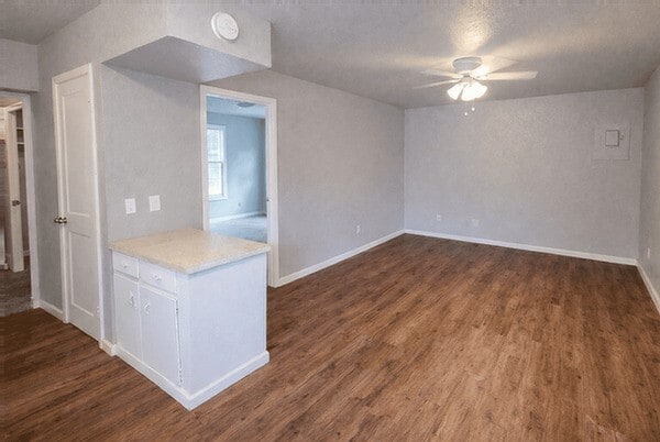 Building Photo - 511 W Cleveland St