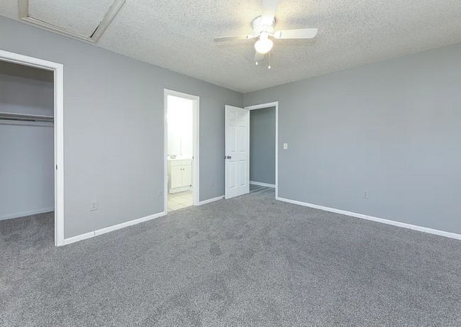 Building Photo - 101 Mimosa Ln