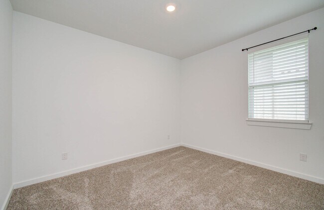 Building Photo - 10011 Angelina Wds Ln