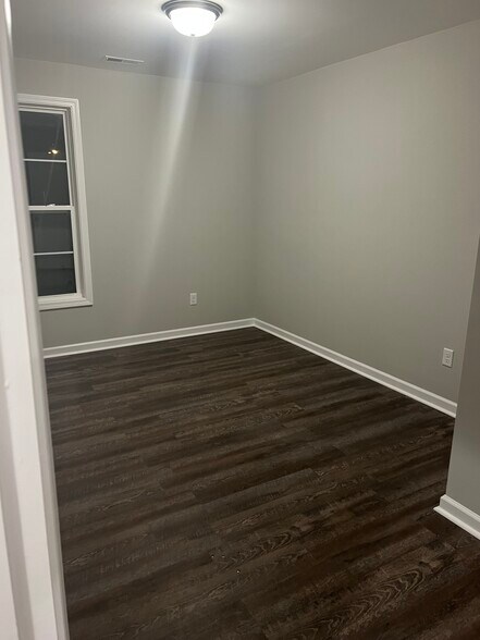 Building Photo - 1451 Harding St