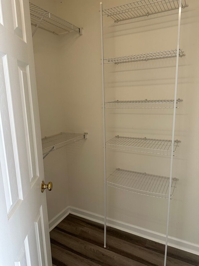 Building Photo - 3BR/2BA single level home