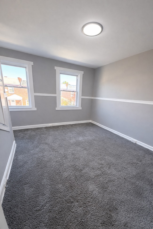 Building Photo - 7031 Dunbar Rd