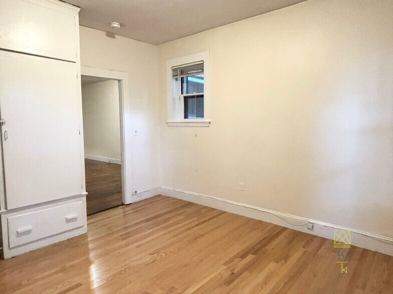 Building Photo - 181 Winthrop Rd