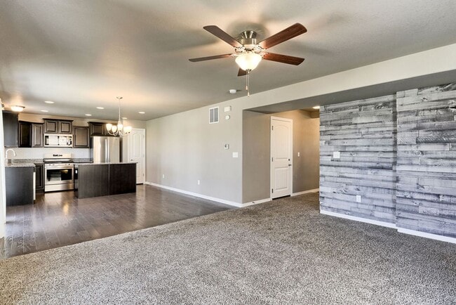 Building Photo - 1748 Ruddlesway Dr