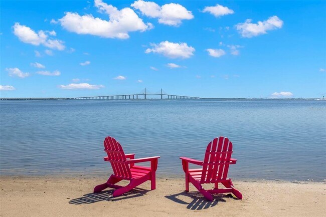 Building Photo - 1848 Shore Dr S