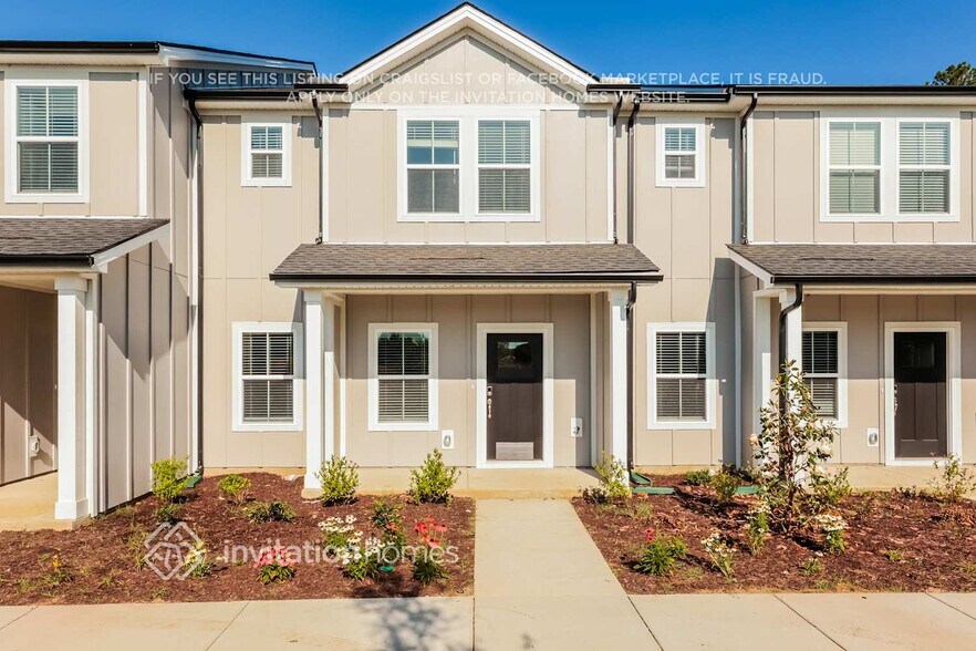 Primary Photo - 221 River Rock Dr