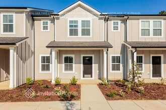Building Photo - 221 River Rock Dr
