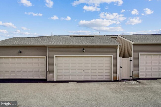 Building Photo - 3038 Jacobs Garden Ln