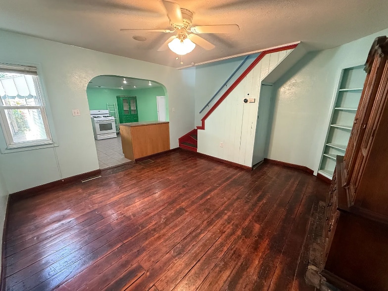 Building Photo - 1307 Bingham St