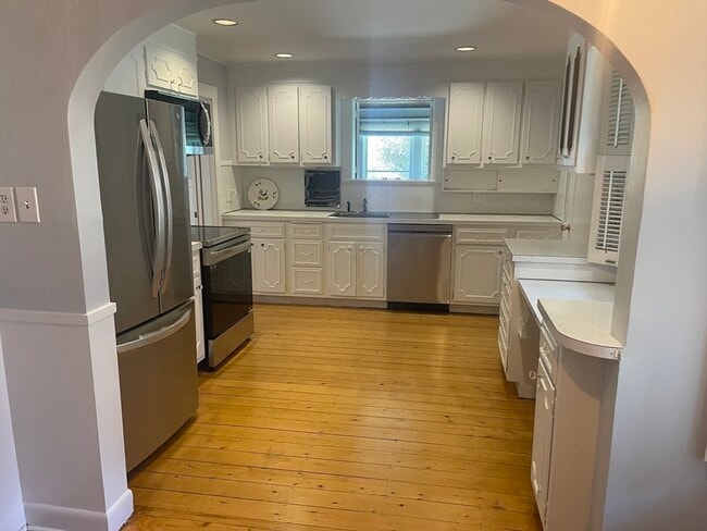 Building Photo - 26 Lawrence Rd