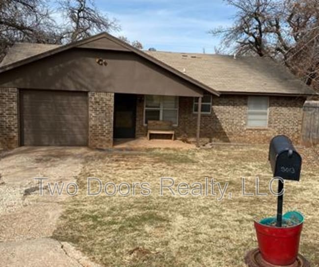 Building Photo - 3013 Gwendolyn Ln