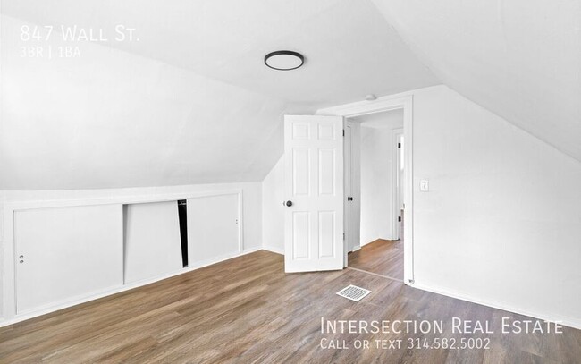 Building Photo - Section 8 Approved - Spacious 3 Bed/1Bath ...