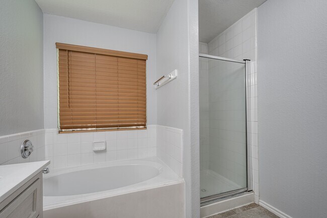 Building Photo - 4523 Bridgevillage Dr