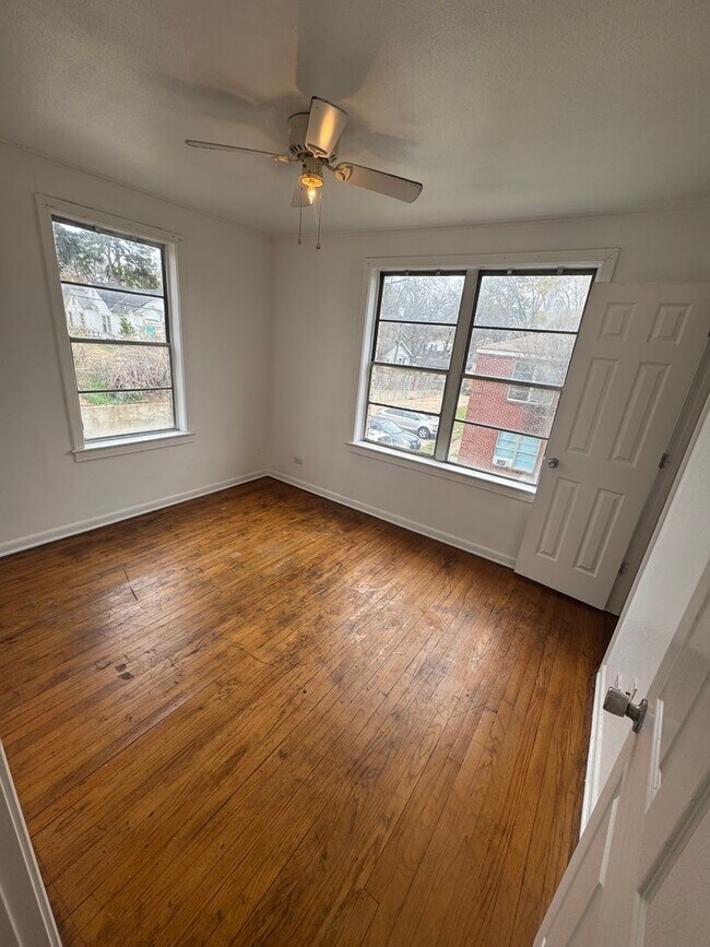 Building Photo - Newly Remodeled Units in Highland