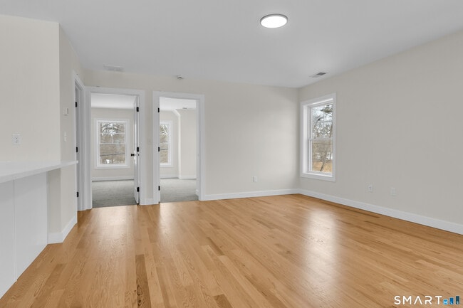 Building Photo - 31 Drive Way