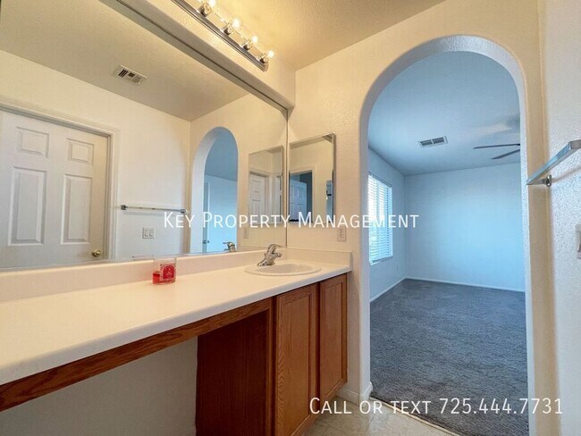 Building Photo - 605 Sonoran Heights Ave