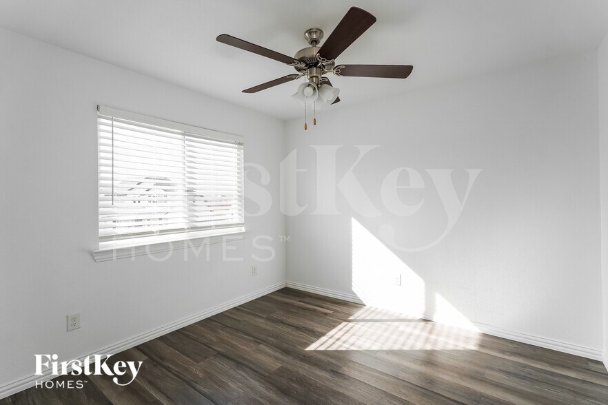 Building Photo - 7308 Parkside Pl Dr