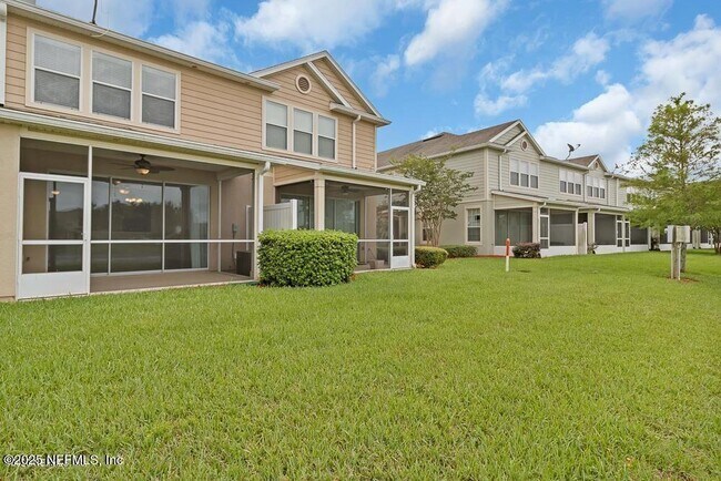 Building Photo - 6920 Roundleaf Dr